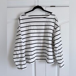 Old Navy navy blue striped top